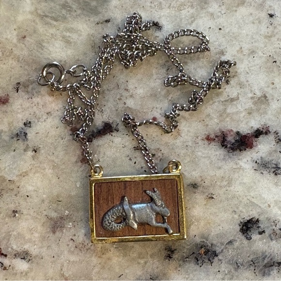 Vintage Capricorn Zodiac Charm Wood Gold Tone Sea Goat Necklace MCM Mythology - Picture 2 of 6